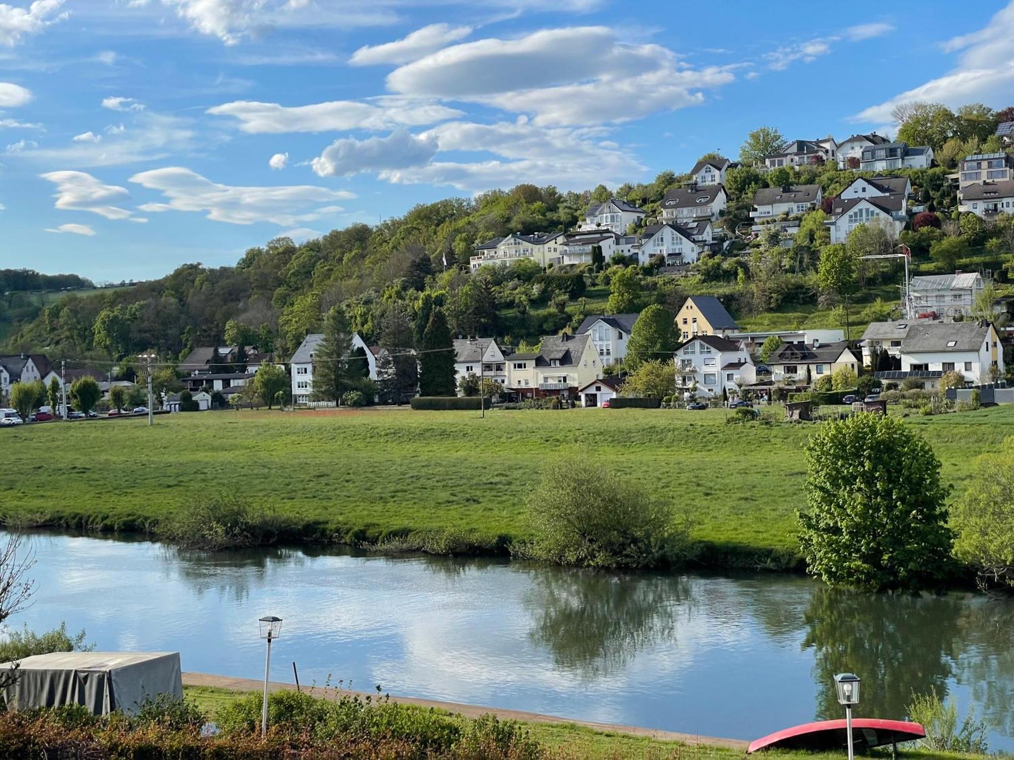 Ferienwohnung Riverside Resort Idyllisch Direkt An Der Lahn Diez Exteriér fotografie